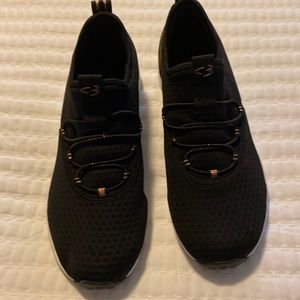 Sketchers concept w memory foam 10W